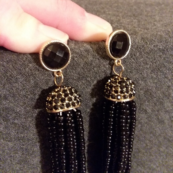 Black fringe earrings - Picture 3 of 5